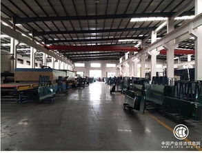 李抒航與顧端青實(shí)地考察青鷹并購(gòu)項(xiàng)目上海德聯(lián)玻璃廠，聚焦技術(shù)開(kāi)發(fā)合作